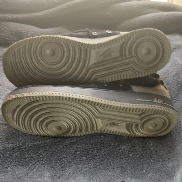 Men nikes - Picture 3 of 5